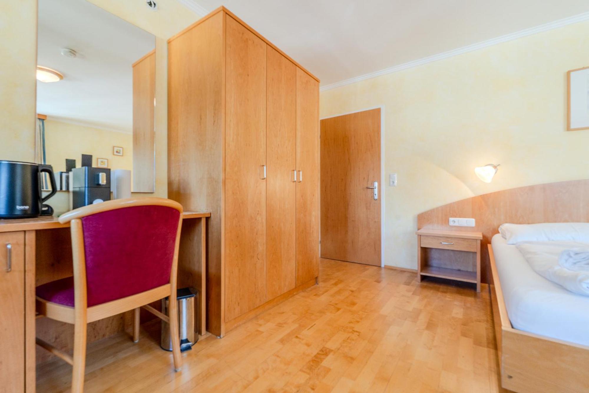 Whats-App Self-Check-In - Villa Maria Theresia Bad Goisern Rum bild