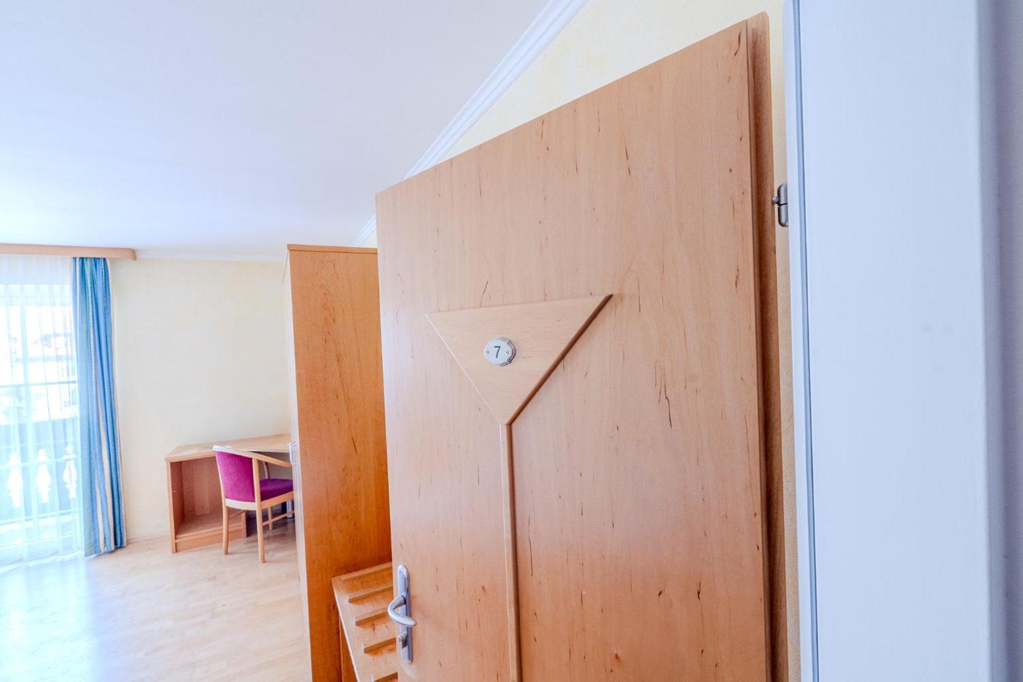 Whats-App Self-Check-In - Villa Maria Theresia Bad Goisern Rum bild